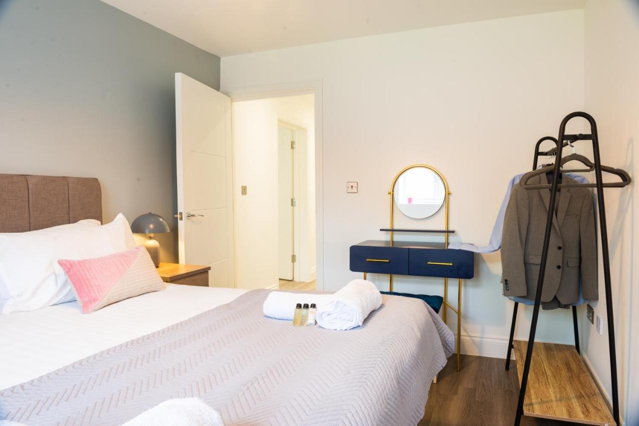 The Pinky: Cozy Hatfield Apartment with Free Parking Exterior photo